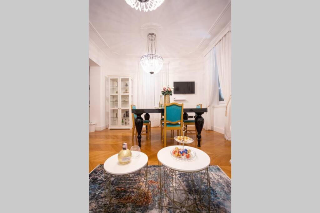 Luxurious Apartment Bella Lux In City Center With Free Parking Included! 스플리트 외부 사진